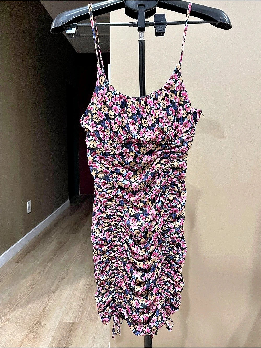 Live To Be Spoiled Floral Ruched Midi Dress Black & Pink Large Like New
